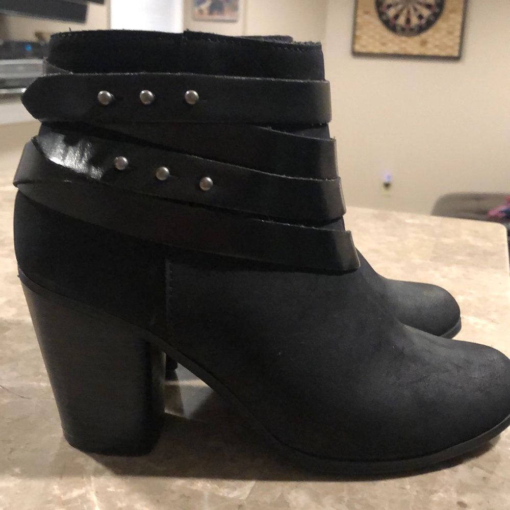 Black leather booties with heel